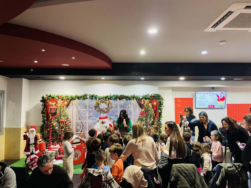 Festa per bambini nell'area attivita' del piano terra